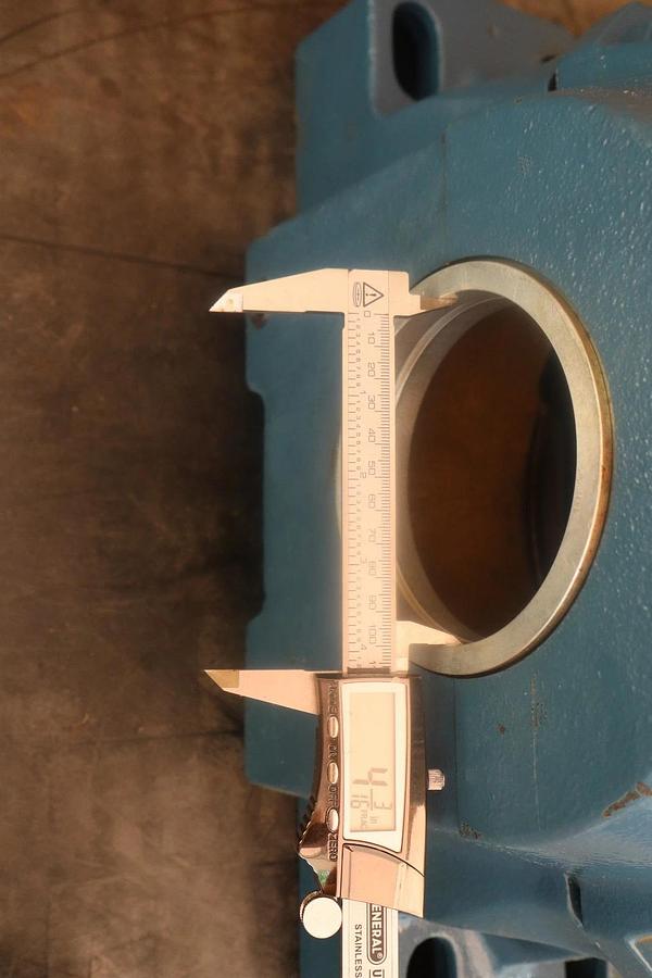 Refurbished SKF Pillow Block HOUSING 4-Bolt SAF-526 SAF 526 SAF526 *Refurbished*