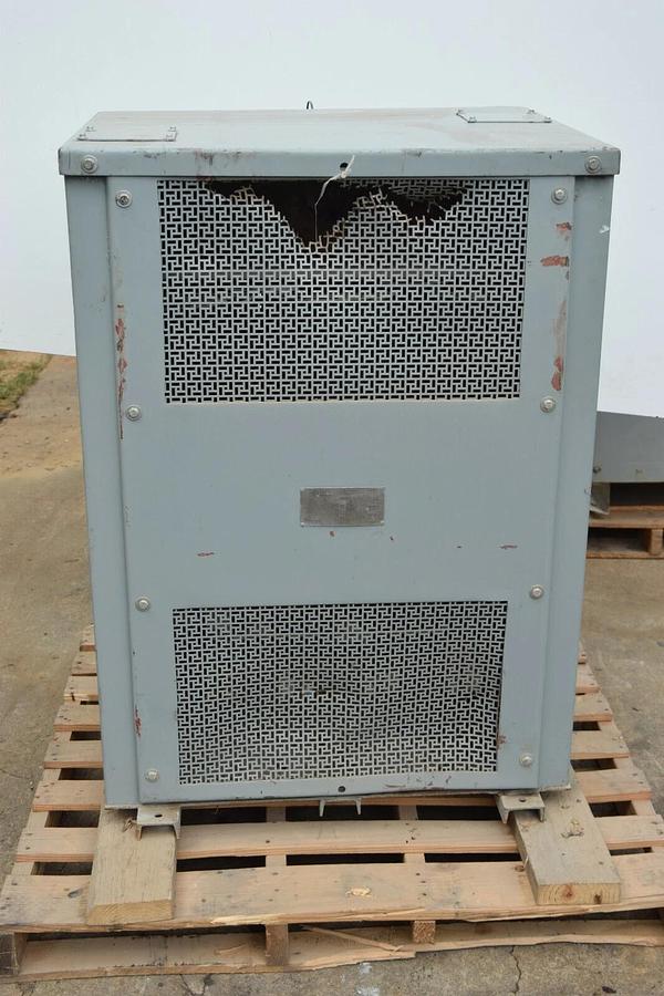 Used R E UPTEGRAFF 300 KVA Transformer 4160V Primary 208V Secondary 208Y/120V 300KVA