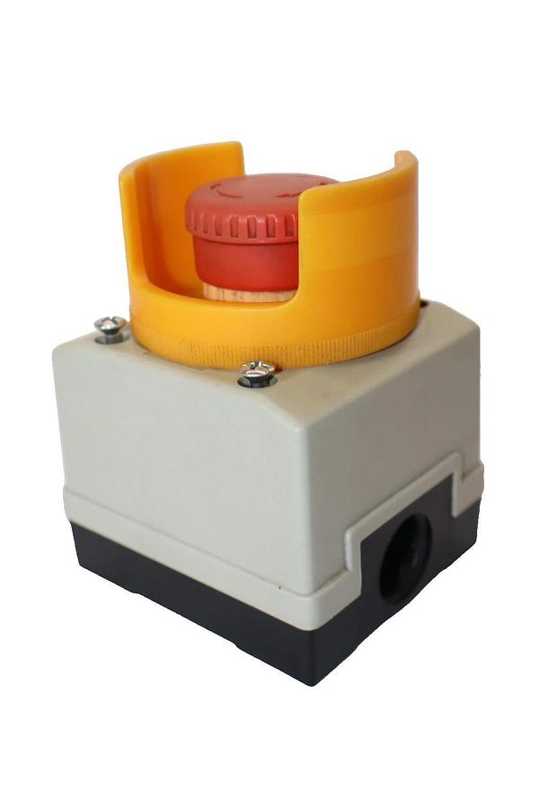 Used Tend / Idec Emergency Stop Button Push Button With Guard
