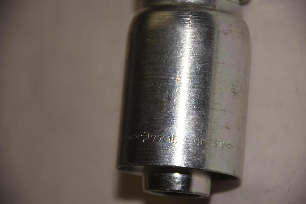 (New) Parker  Fitting P77-16 1" Hose X 1" Female  77-16 OF7S11 CF7S11