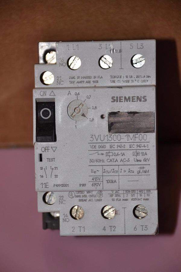 Used SIEMENS 3VU1300-1MF00 3VU13001MF00 0.6-1A 50/60Hz MANUAL MOTOR STARTER