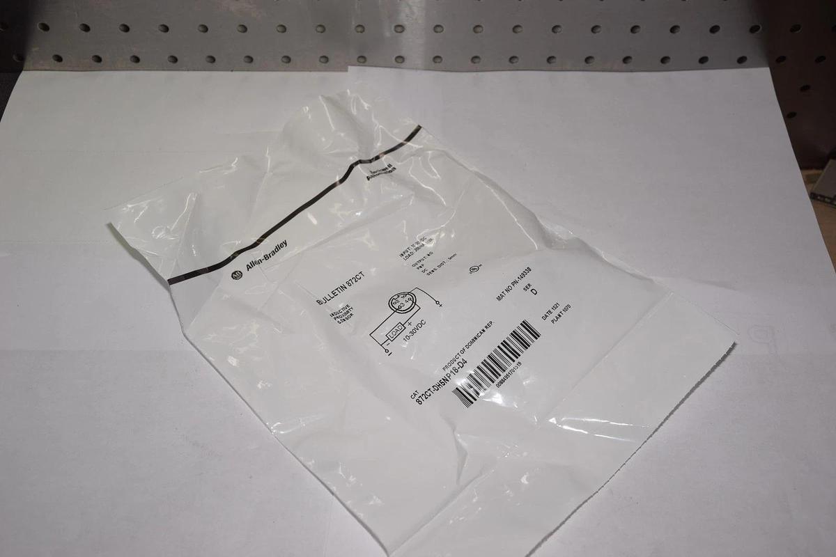 ALLEN BRADLEY 872CT-DH5NP18-D4 SERIES D 10-30VDC 200mA PROXIMITY SENSOR NEW