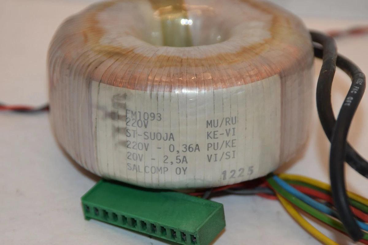Used TRAFOMIC FM1093 ST-SUOJA 220V-0.36A 20V-2,5A Coil Transformer