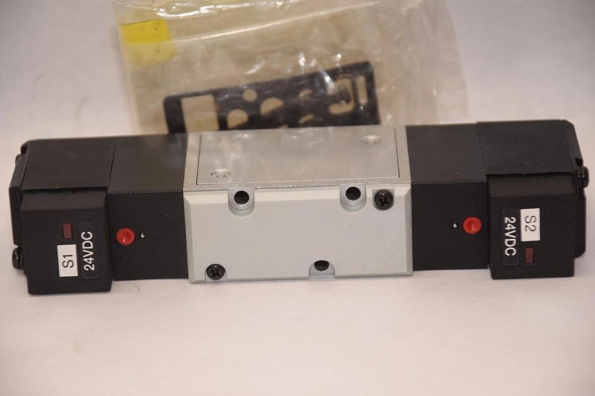 (NEW) HUMPHREY HW240-4E2-L 25-100psi 24Vdc Solenoid Air Valve W/Gasket/Bolts