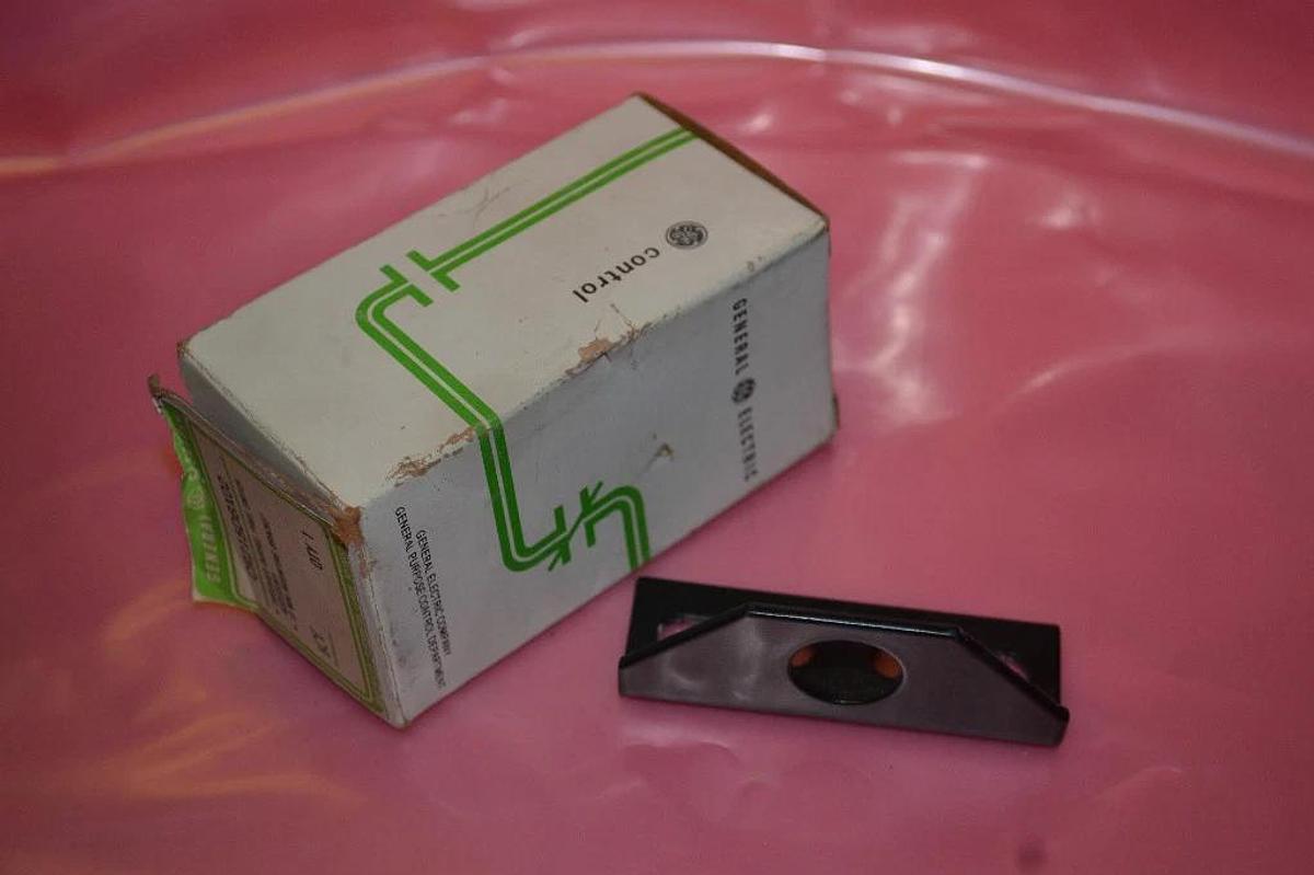 General Electric Limit PROXIMITY SWITCH CR215DBX02 NEW