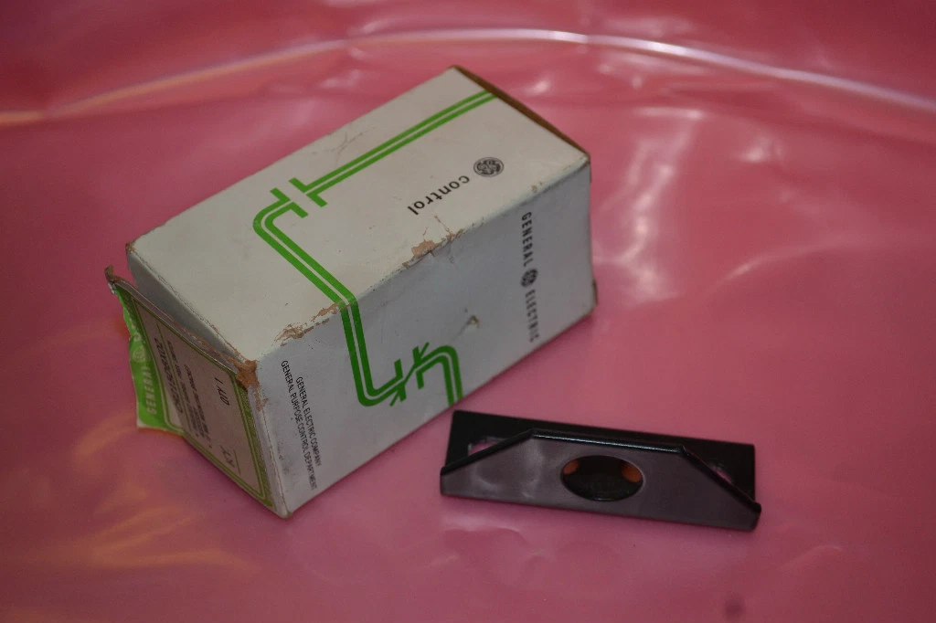 General Electric Limit PROXIMITY SWITCH CR215DBX02 NEW