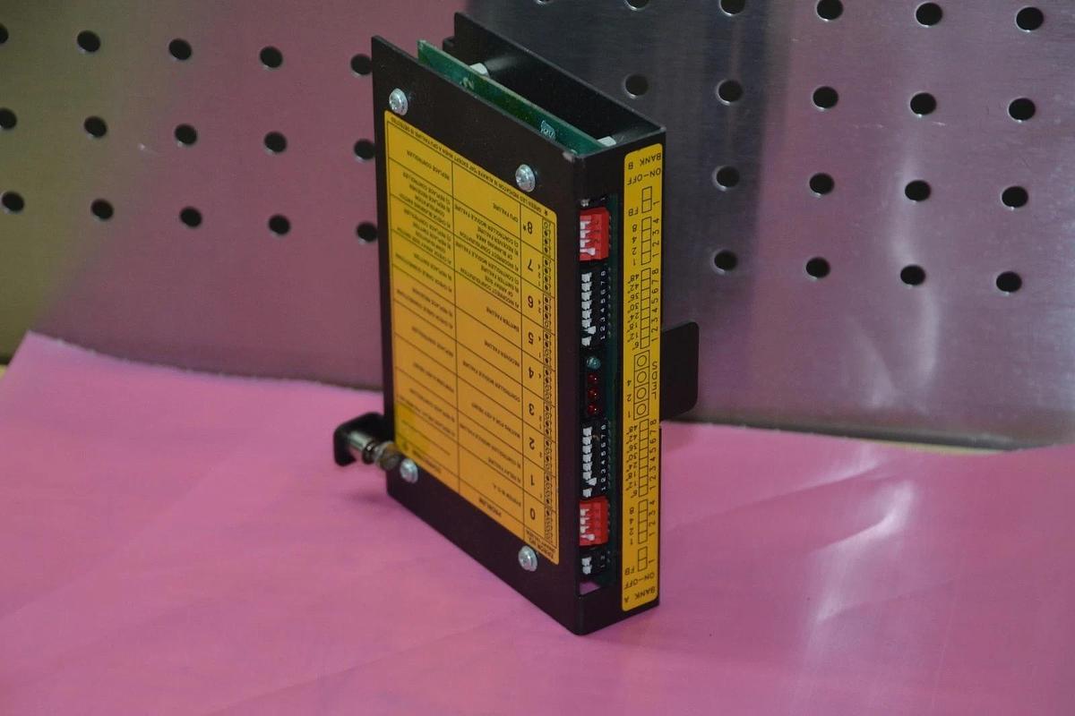 Used BANNER MGAB-1 MGAB1 B104185 CONTROL MODULE