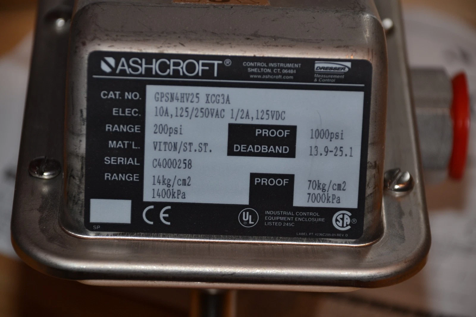 ASHCROFT PRESSURE SWITCH GPSN4HV25XCG3A 200PSI GPSN4HV25 VITON/ST NEW