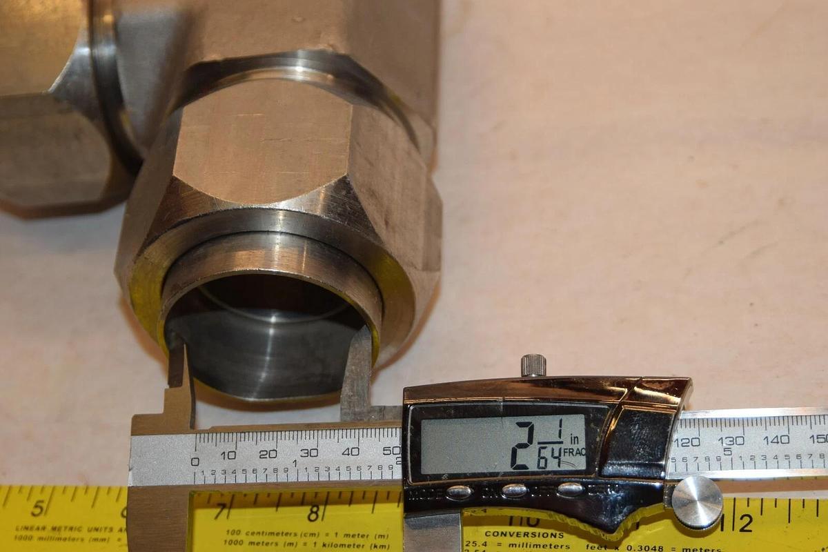 Stainless Steel Swaging Tee Tube NPT Union 2" Tube x 2" Tube 2" Npt (Swagelok ?)