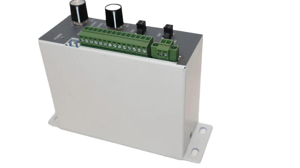 Used 3AM GLC-PS2-12V10W-2CH Modular Constant Voltage Dimmer