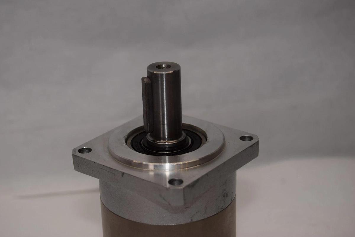 Used FENGXINJIDIAN PLF090-20 , 211028A0595 Planetary Gearbox