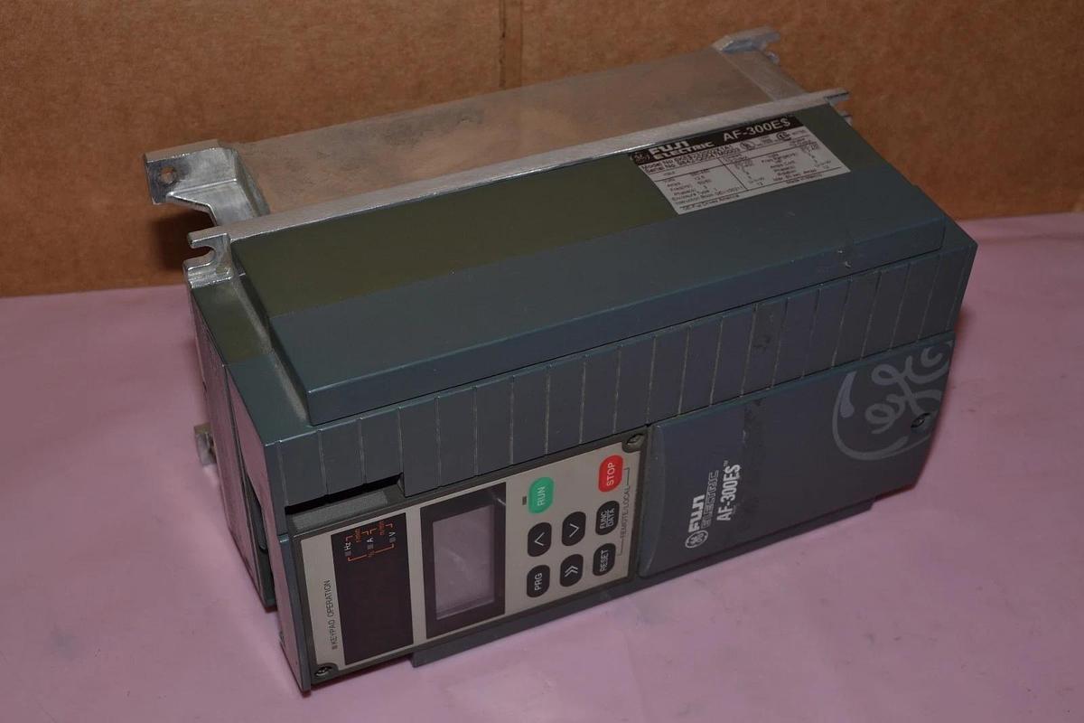 Used FUJI ELECTRIC AF-300E$ 6KE$232002X1A1 380-480V 12.6A 50/60Hz DRIVE