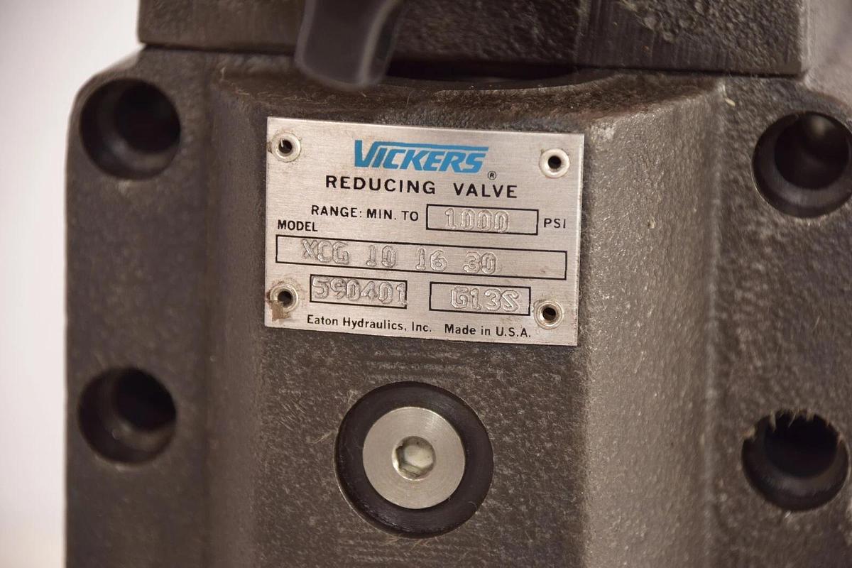 VICKERS EATON XCG 10 16 30 XCG101630 REDUCING VALVE  1000 PSI *NOS*