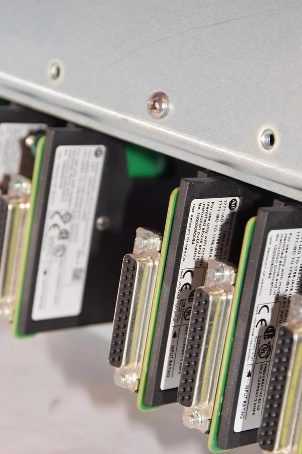 Used ALLEN BRADLEY 1492-MUA3-A10-A13 Conversion Mounting Assembly