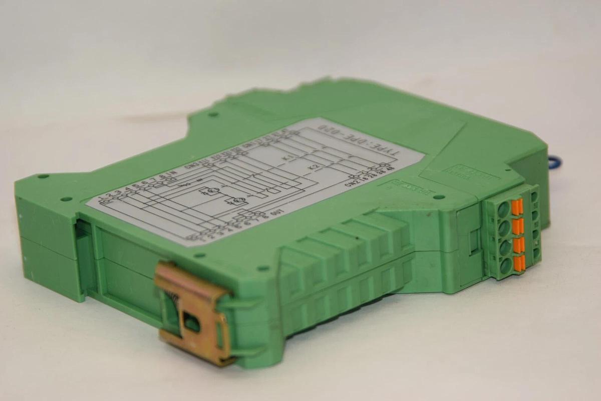 Used JAPAN CONTROL ENGINEERING CO. DPE-020 24Vdc 75mA Expander Relay