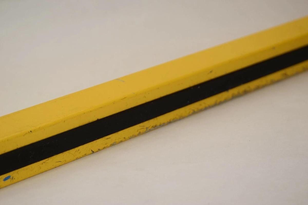 Used STI MS4324BX 42687-0240 Range 1-30' MiniSafe 24" Transmitter Light Curtain