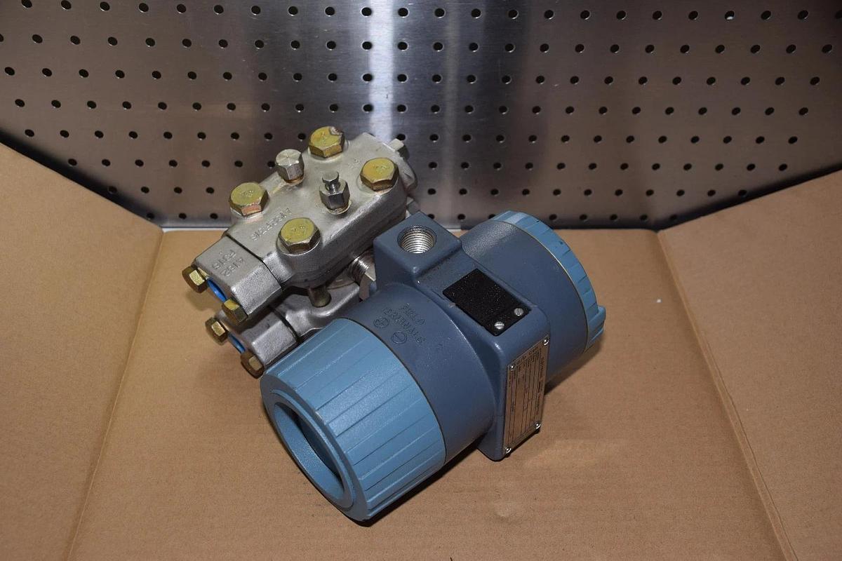 FOXBORO 823DP-I3S1NM2-AM 12.5-65VDC 3000psi ELECTRONIC TRANSMITTER NEW