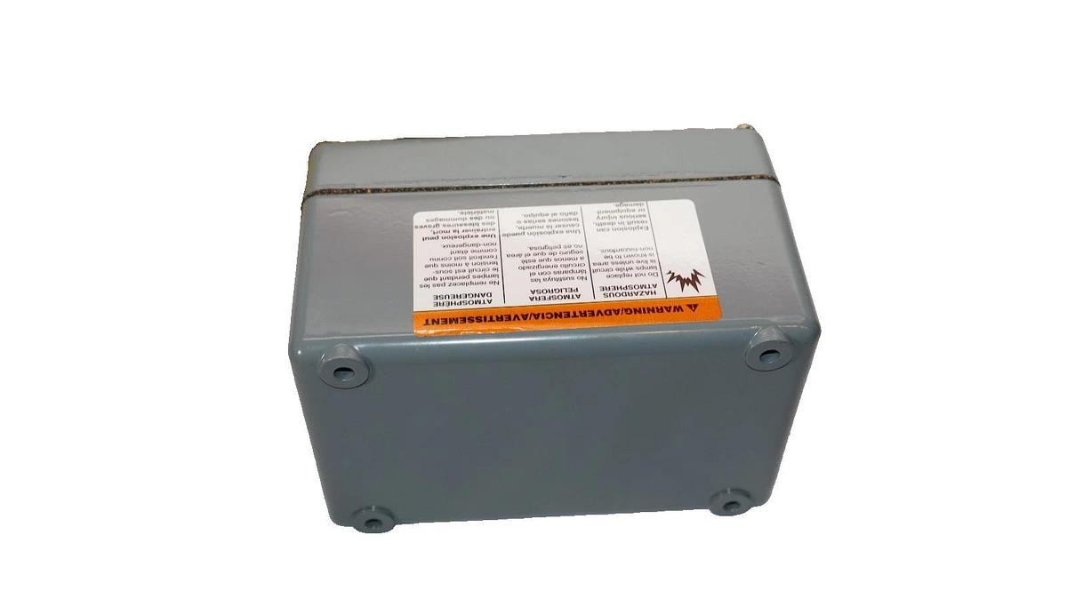 Square D 2 Hole Enclosure 9001AE2 2/4 - 14 Hole Type AE2 Class 9001 USA (New)
