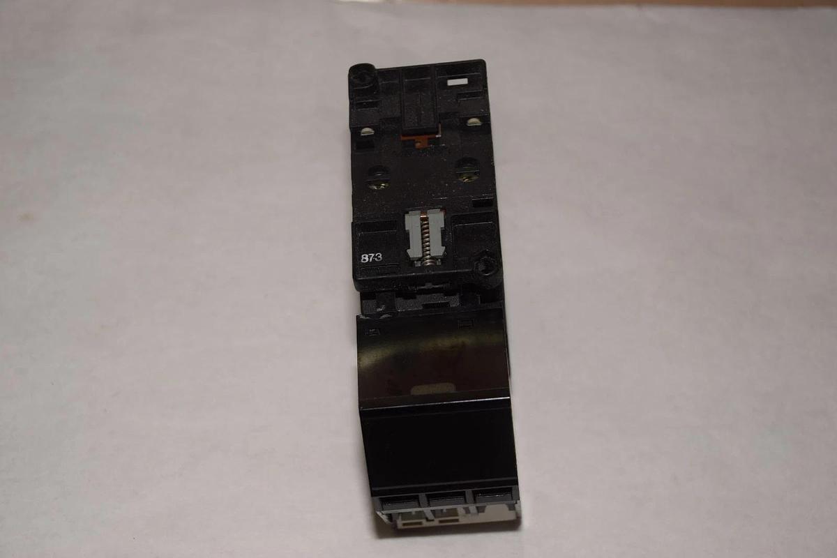 Used Siemens Starter 3TB42  3UA52 00-1J Range: 6.3-10A  220V coil