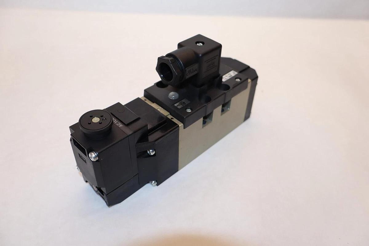 (NEW) SMC VS7-8-FG-S-1NM Solenoid Valve