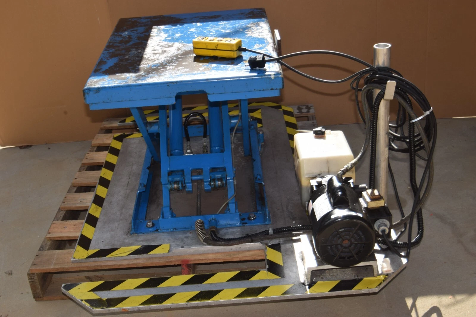 Used Bishamon LX50 Hydraulic Scissor Lift Table 1,100lb Capacity 115/230v w Pump