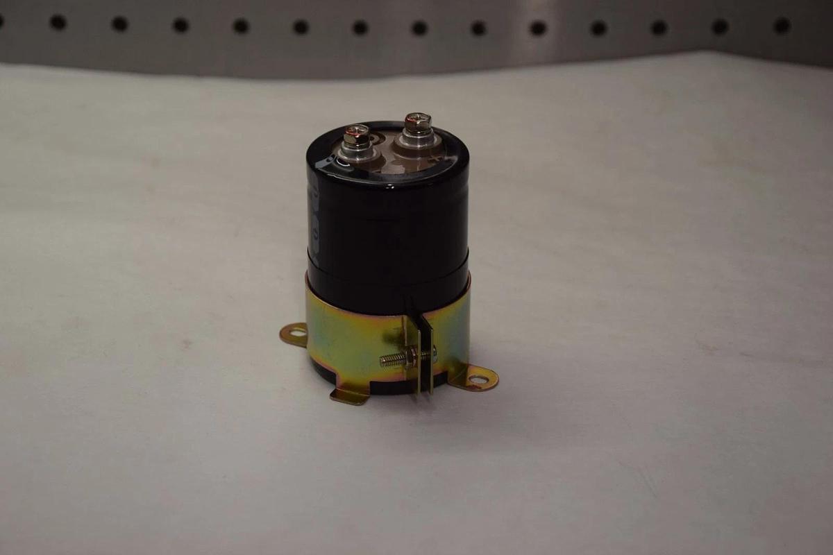 Used HCG CAPACITOR HCG F5A HCGF5A 680 MFD 450 VDC SURGE 500 VDC - USED