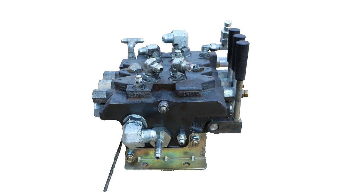 Used Altec DB5195.800 Hydraulic Valve Block 3 spool 3 spool Valve Manual Operated