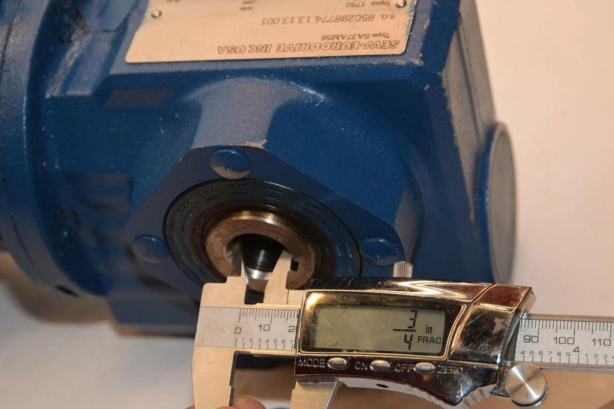 New) SEW-EURODRIVE SA37AM56 torque 398, 10.23:1 RATIO motor Gearbox  3/4" bore