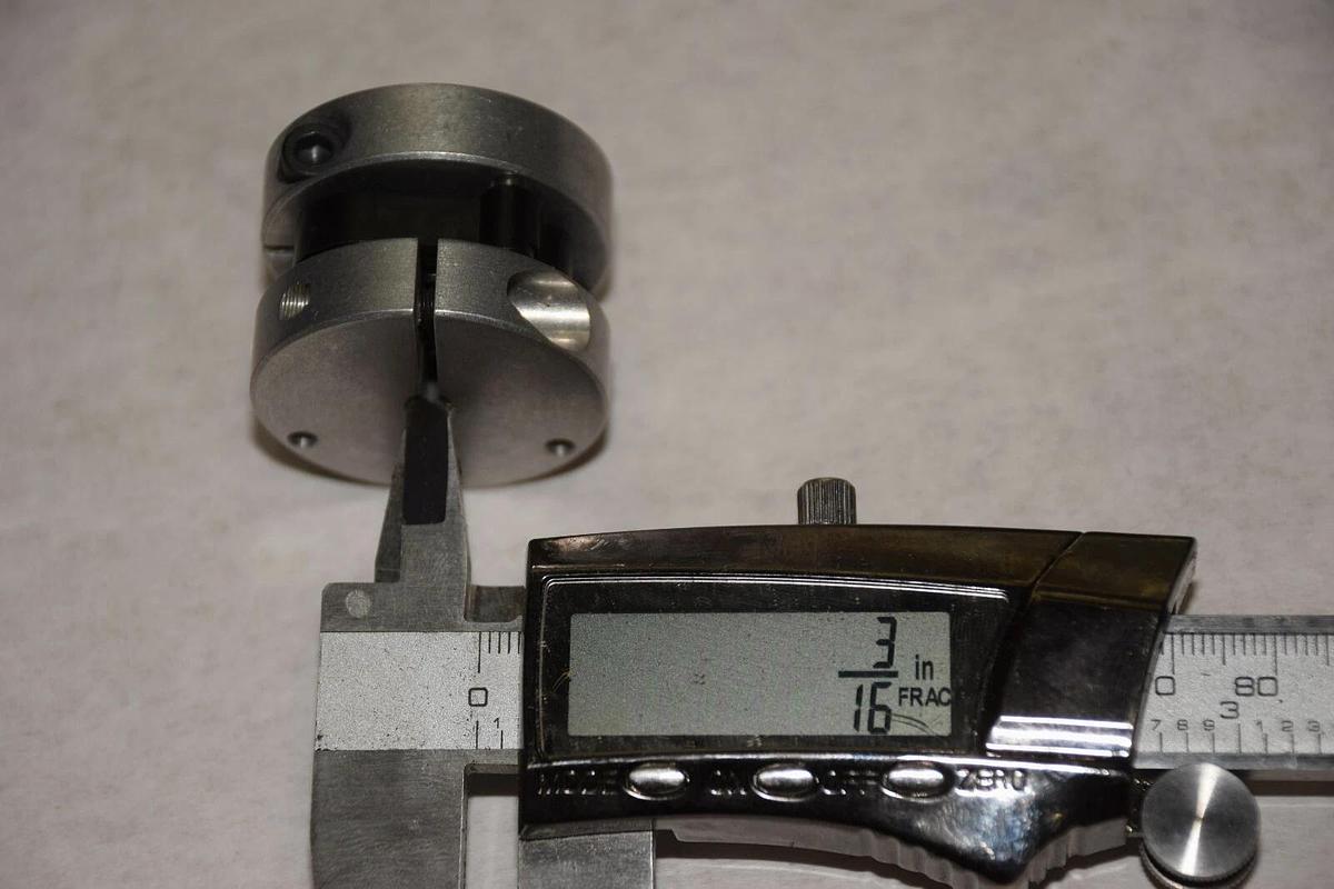 ZERO-MAX S651013 C0299688 01308402 AD-8754944 1/4" & 3/16" HUB ASSEMBLY NEW