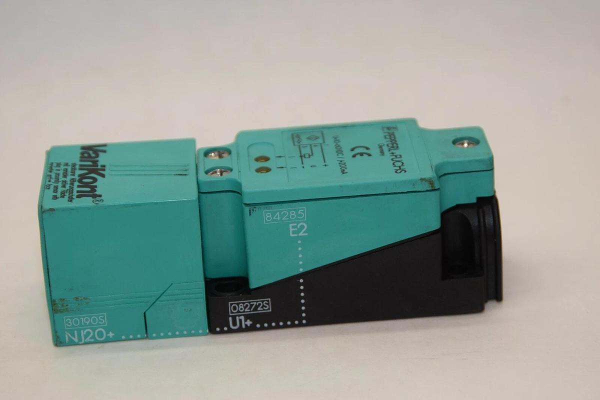 Used PEPPERL + FUCHS U-10-60Vdc / J-200mA VariKont Proximity Sensor