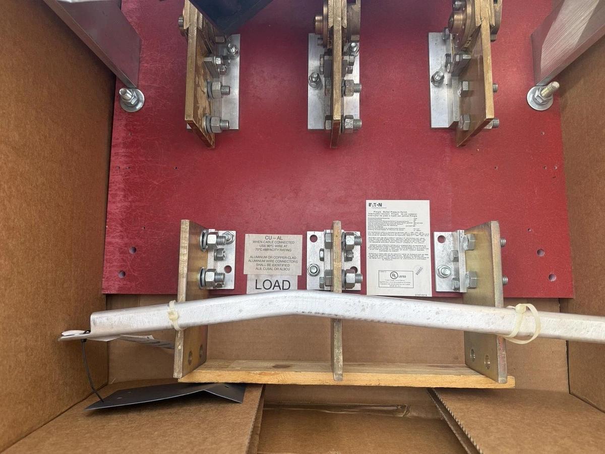 Eaton Bolted Pressure Contact Switch, 3PH 480V 1200 Amp, QA1233T480 1200A PQ123T