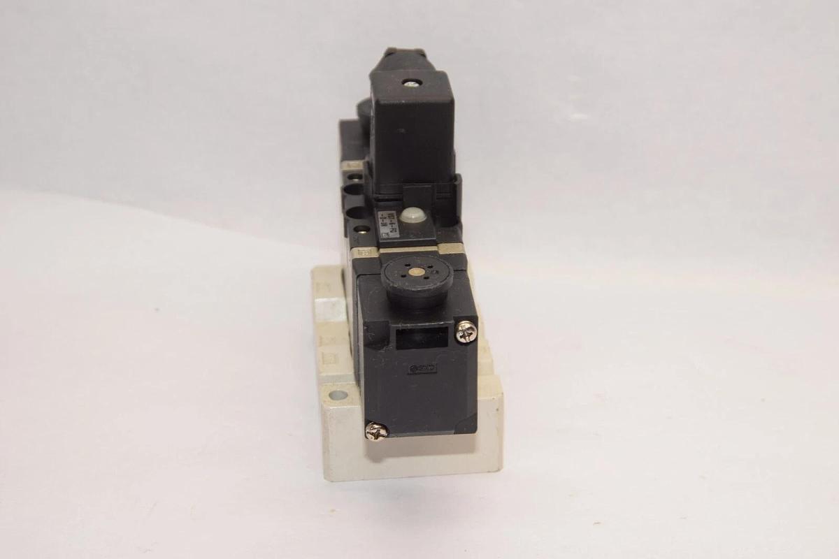 (NEW) SMC VS7-6-FG-D-3N Solenoid Valve 24Vdc Coil