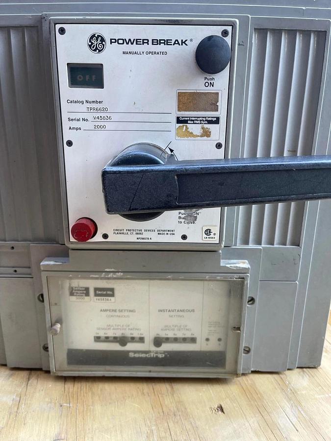 Used General Electric GE Power Breaker Manual Circuit Breaker TPR6620 2000 Amp 2000A