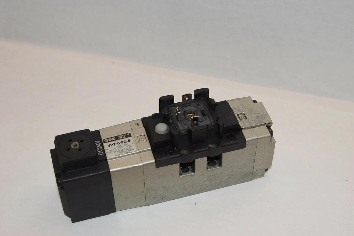 Used SMC VP7-6-FG-S VP76FGS 24VDC SOLENOID VALVE