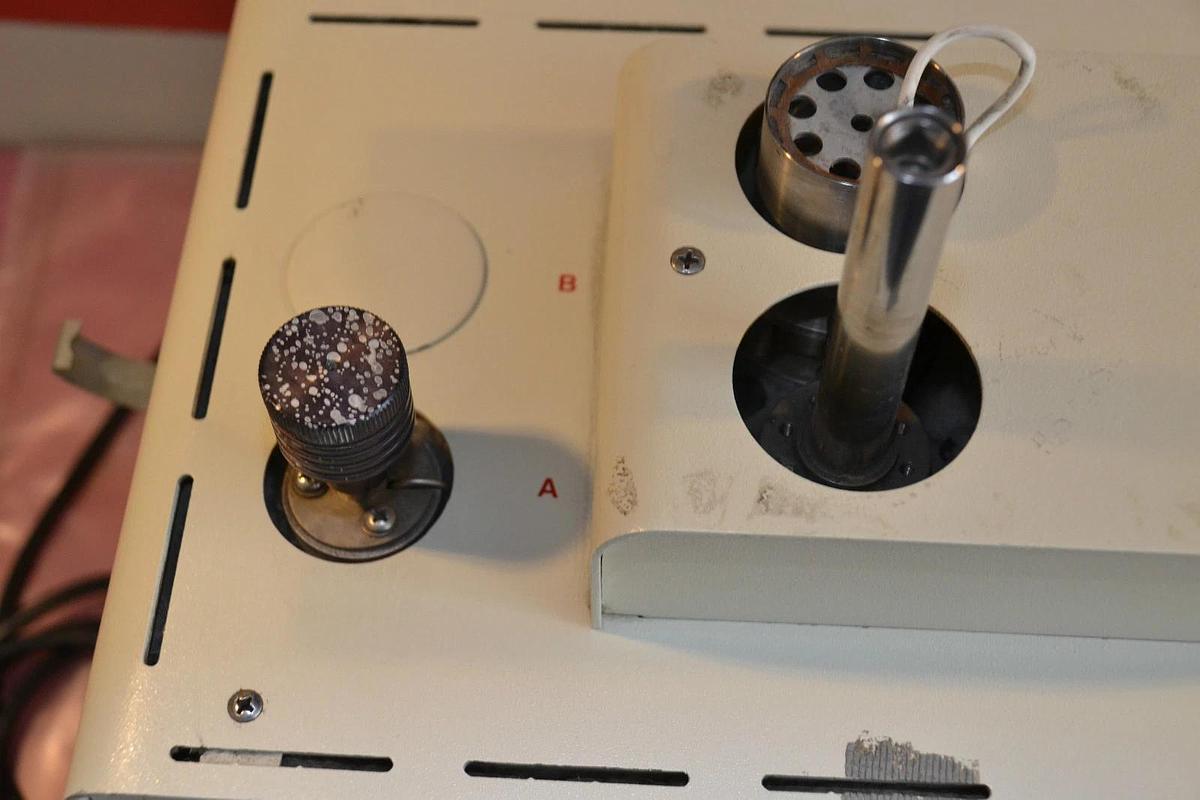 Used HNU Systems Gas Chromatograph GC-301 GC301 GC 301 115 V 115V 10A 10 A AMPS