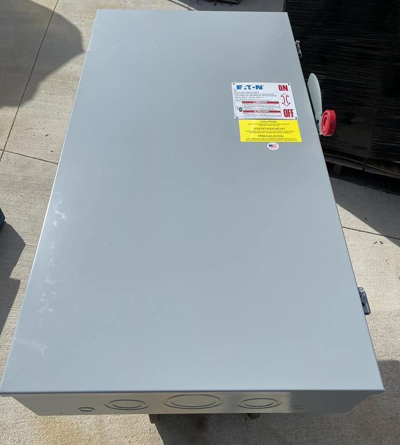 Eaton DH325NGK5 Heavy Duty, 4 wire Safety Switch Disconnect 400 Amp 240v Fusible