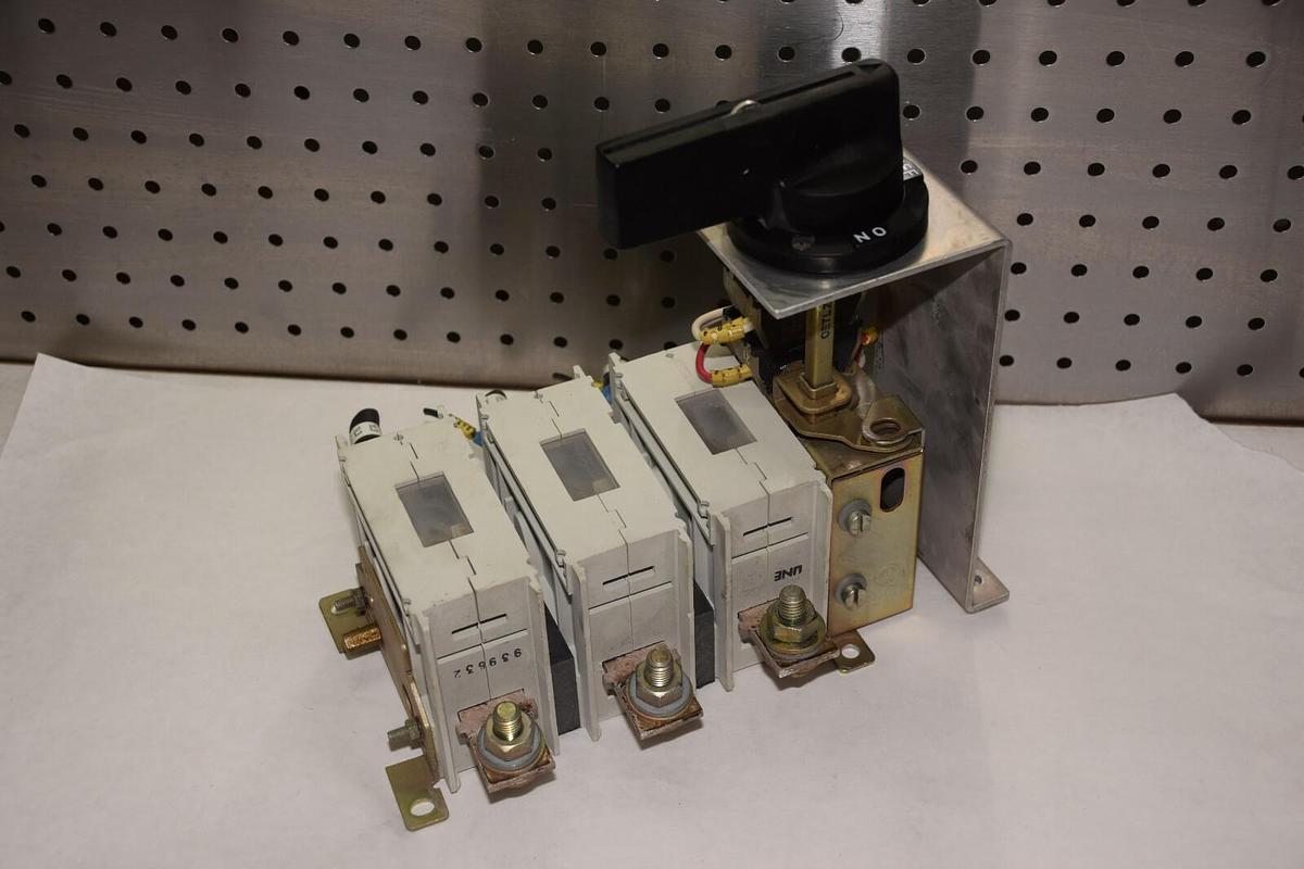 Used BUSSMANN BDNF200A 600V 200A 3PH GENERAL PURPOSE SWITCH