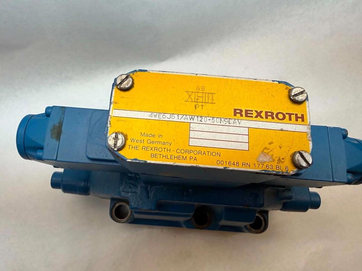 Used Rexroth Valve 4WEH22U60/6AW120-60N 9TDAV 4WE6J51/AW120-60N9DAV Valve Stack