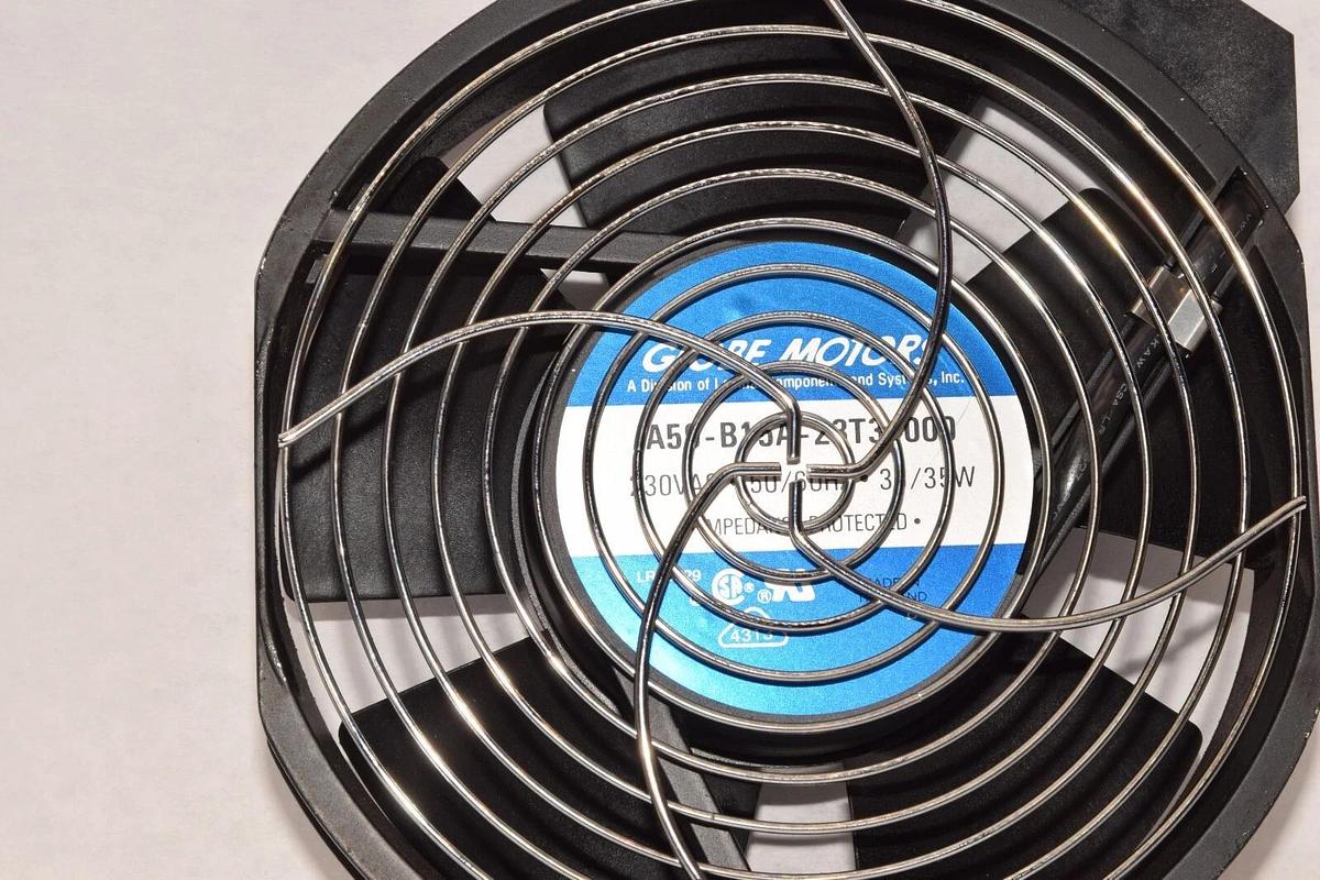 Used GLOBE MOTOR A59-B15A-23T3-000 230Vac 50/60Hz 35W Cooling Fan With Guard