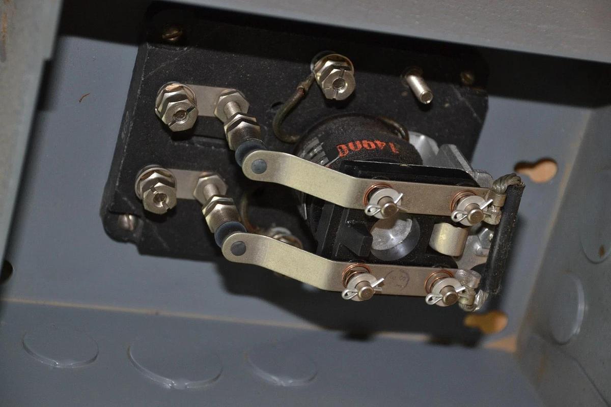 STRUTHERS-DUNN RELAYS TIMERS ENCLOSURE WITH A8HXXH3 115V RELAY NEW