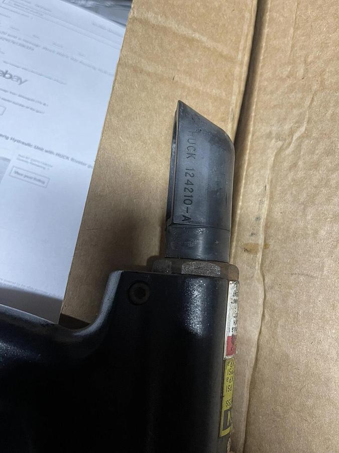 Used HUCK 942 Powerig Hydraulic Unit with HUCK Riveter gun 99-2737 tip