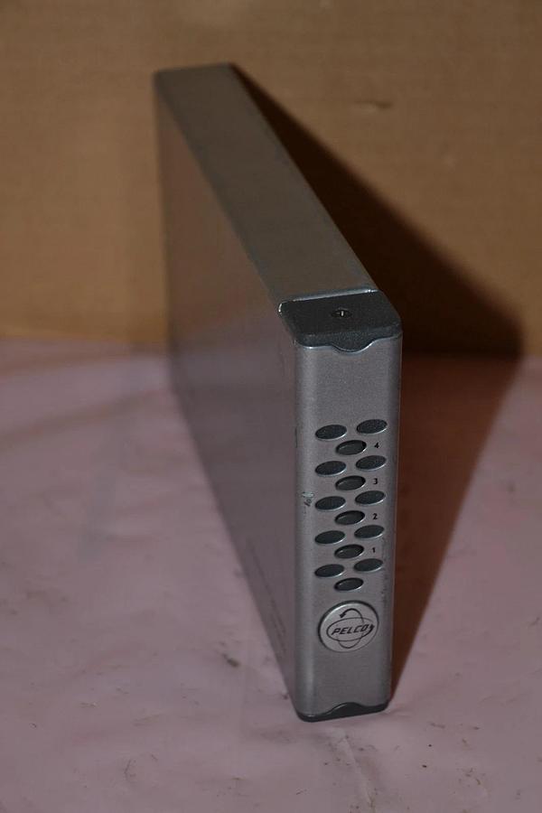Used PELCO TW3004AR 50/60 Hz 10W 4 CHANNEL ACTIVE UTP RECEIVER