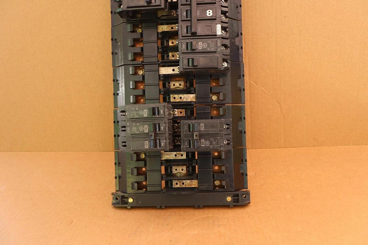 Used General Electric GE 225Amp 3Ph Main Lug Panelboard Back Plate Panel Interior