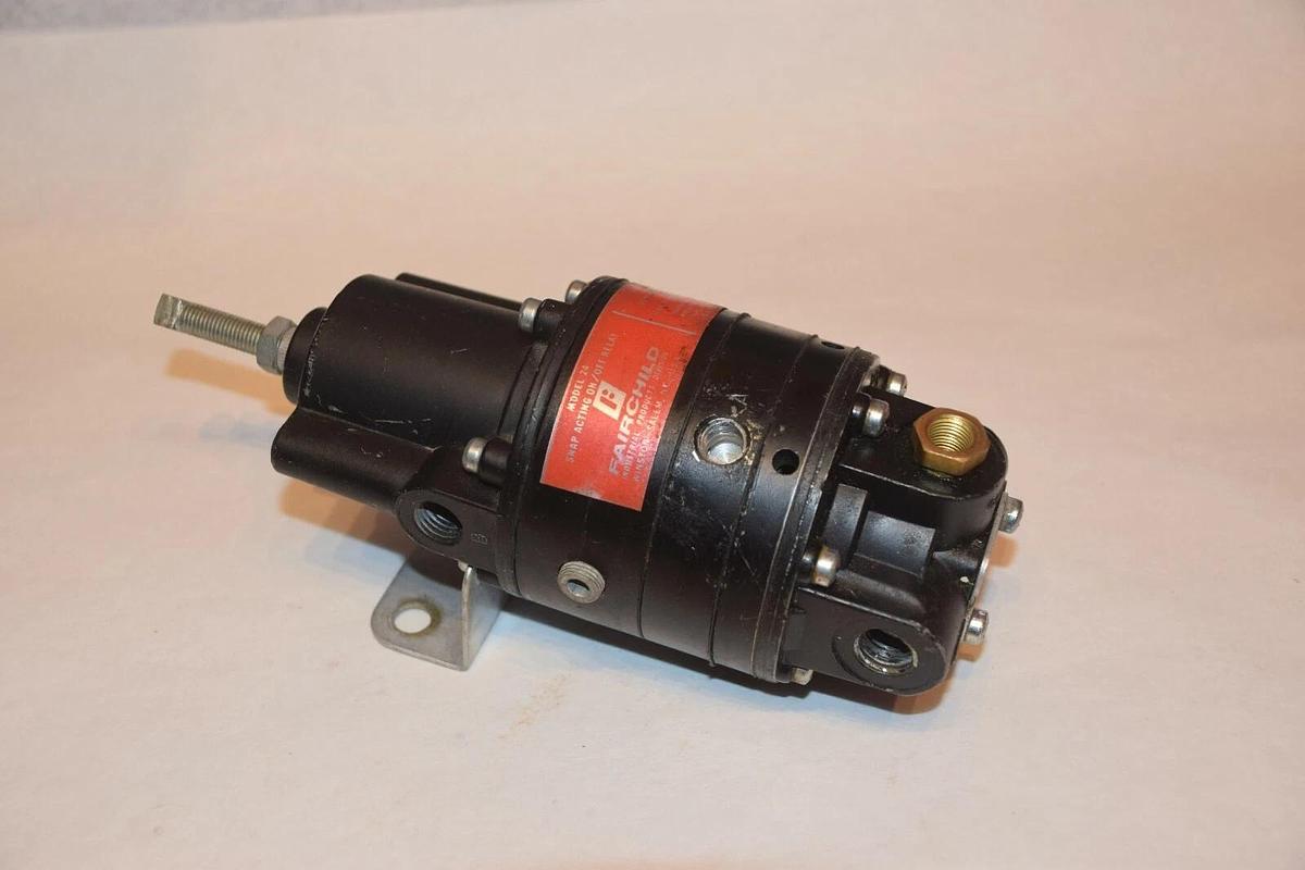 Used FAIRCHILD MODEL 24 0.5-30 SPRING RANGE 10-120psig Snap Acting ON/OFF Relay
