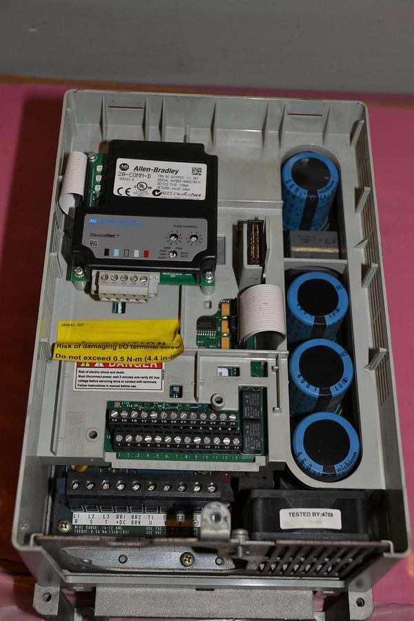 Used ALLEN BRADLEY POWERFLEX 70 AC DRIVE 20A D 011 A 3 AYNADNN  7.5 20AD011A3AYNADNN