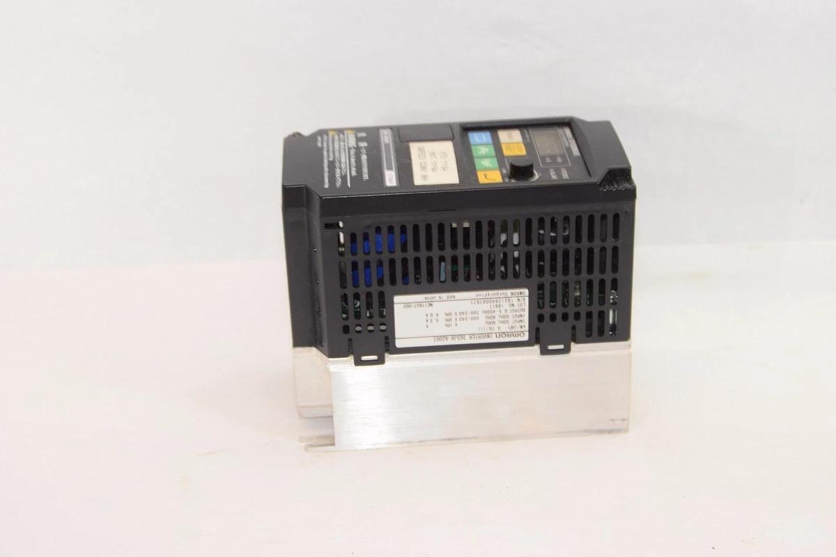 Used OMRON 3G3JX-A2007 200V 3 Phase 0.75kW Sysdrive Inverter