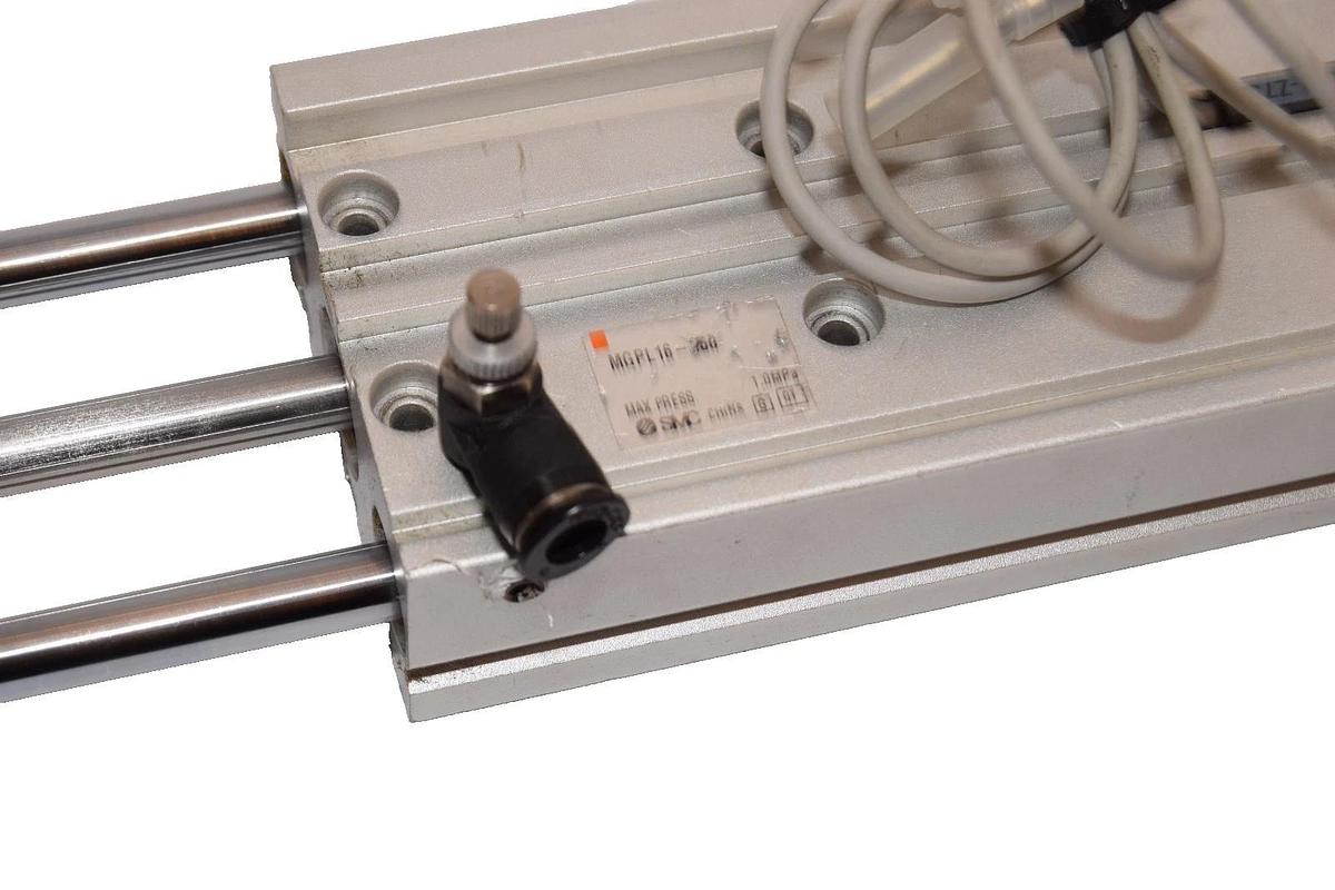 Used SMC MGPL16-100 , MGPL16100 1.0MPa Compact Glide Cylinder