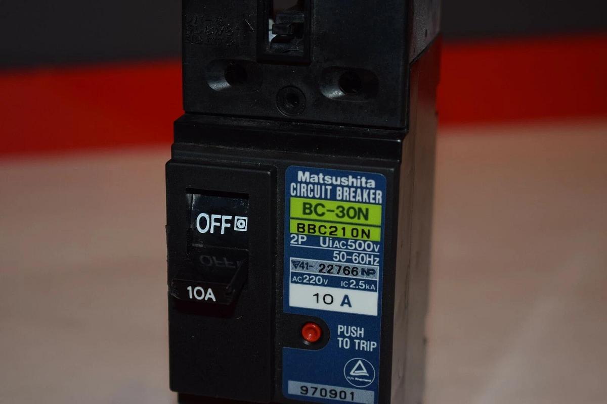 Used MATSUSHITA BC-30N BBC210N 2P 10A CIRCUIT BREAKER