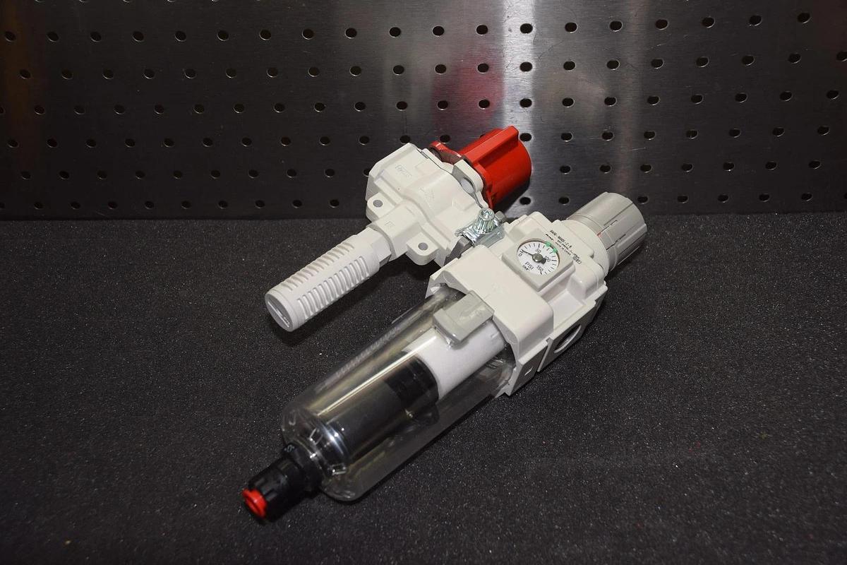 SMC AW40-N04DE-Z-B filter regulator & Pressure Relief VHS40-N04B CS-3272