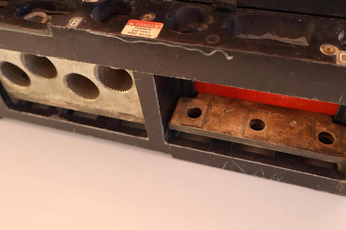 Used Square D 600A Circuit Breaker NA36600 600 Amp Frame 3Pole